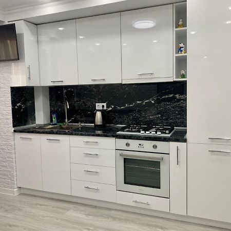 Apartament On Lev Tolstoi 43B! Apartment Chisinau Exterior photo